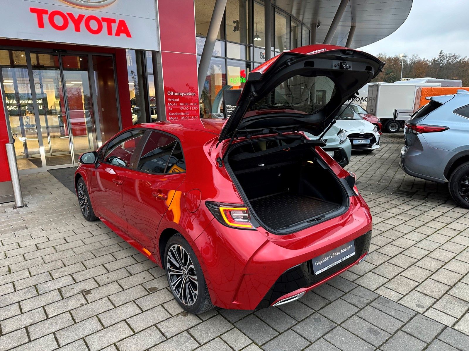 Toyota Corolla 2.0 Hybrid - Samsaru's Car Outlet