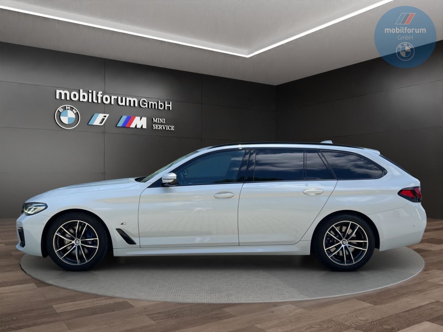 BMW 530 i Touring M-Sport AHK StandHZG Panorama