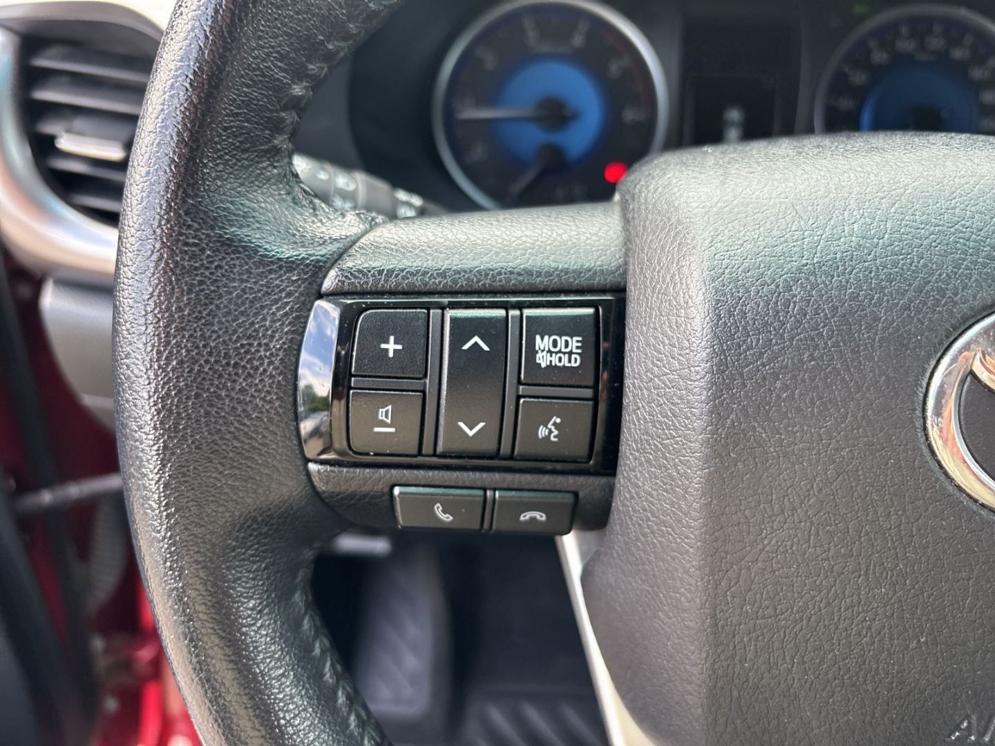 Toyota Hilux Double Cab Comfort 4x4 2.4 D-4D EU6d Sperr
