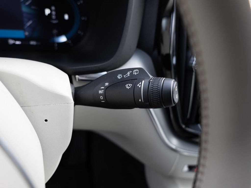 Volvo XC60 B4 Momentum Pro AWD STANDHZ LED PANO 360°