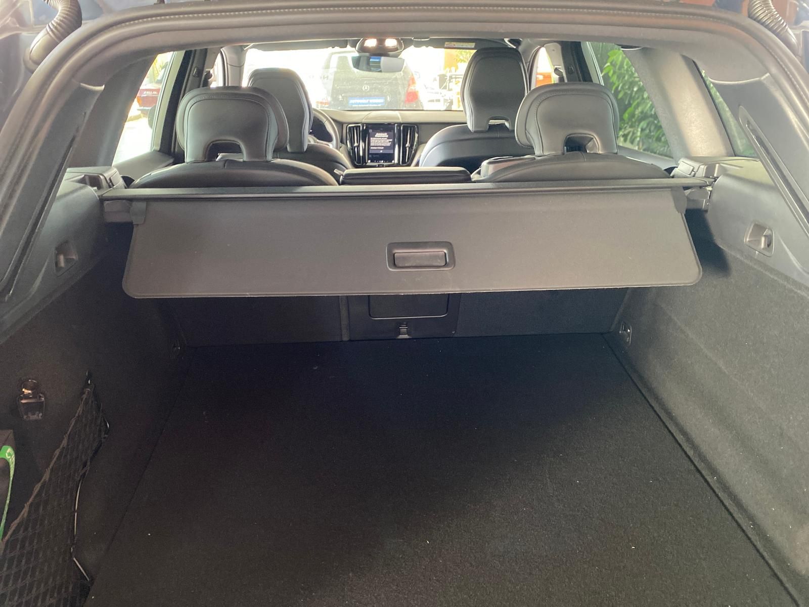 Volvo XC60 B4 Diesel Mild-Hybrid AWD Plus Dark