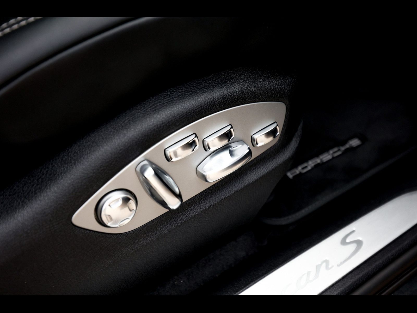 Porsche Macan III S PDK - Samsaru's Car Outlet