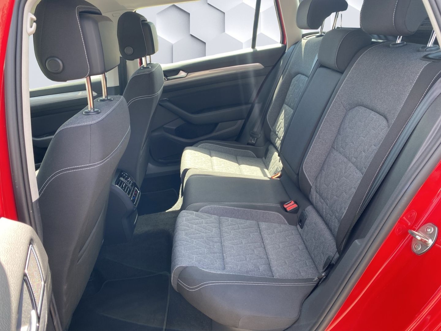 Volkswagen Passat Business 2.0TDI DSG - Samsaru's Car Outlet