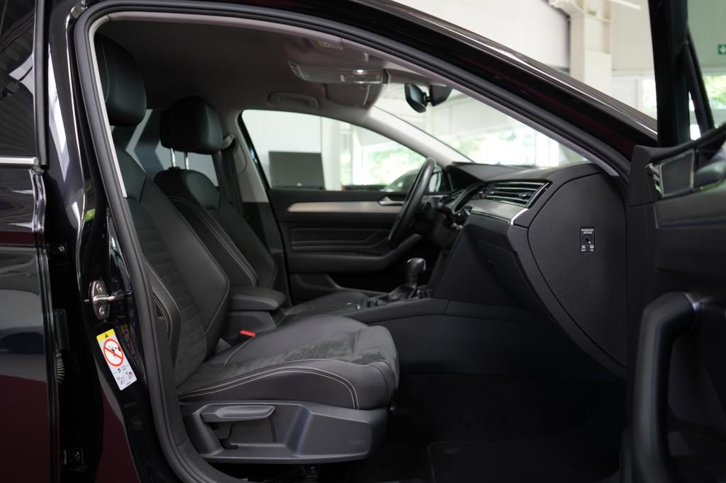 Volkswagen Passat Variant 1.5 TSI DSG Elegance - Samsaru's Car Outlet