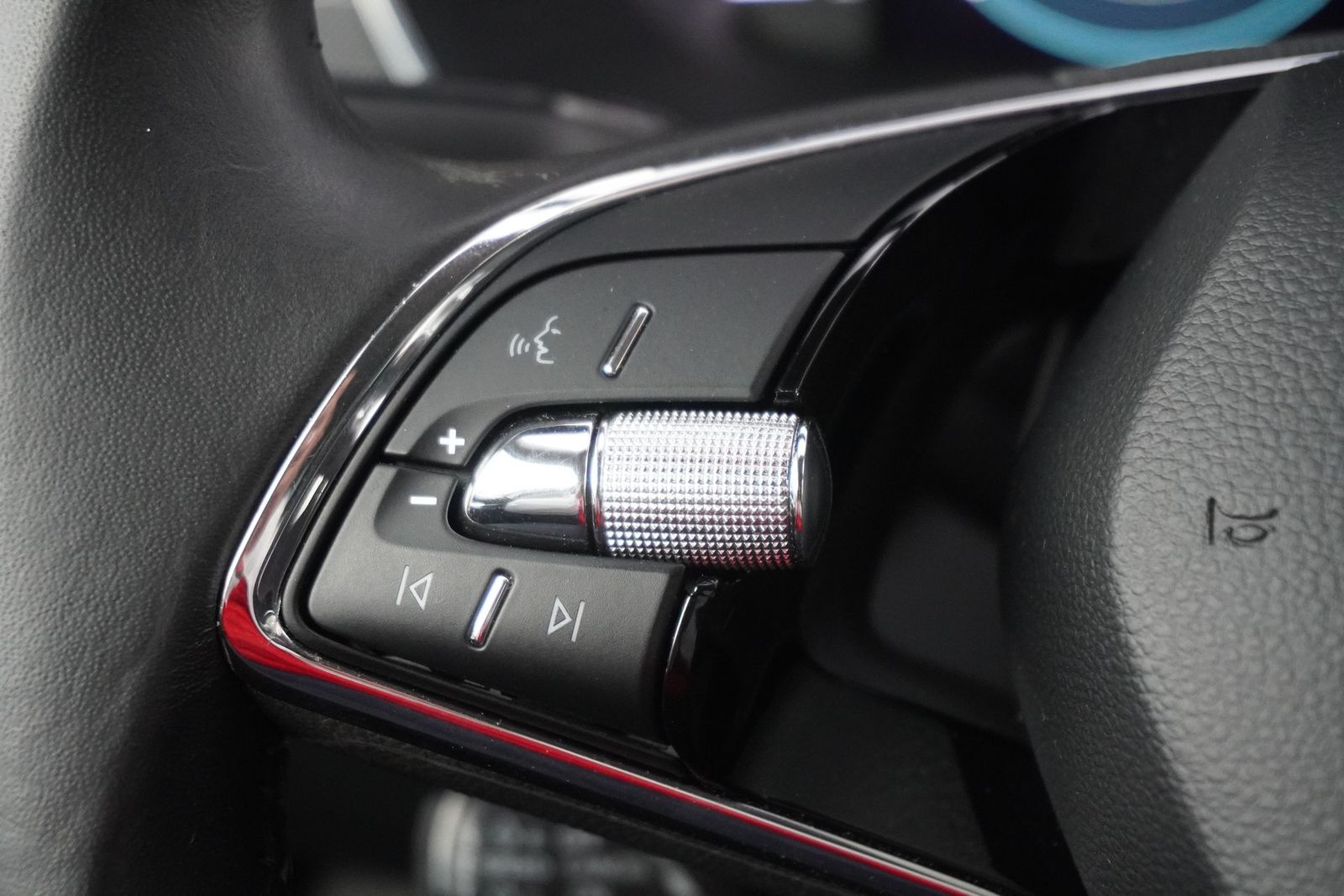 Skoda Octavia Combi 2.0 TDI Style - Samsaru's Car Outlet