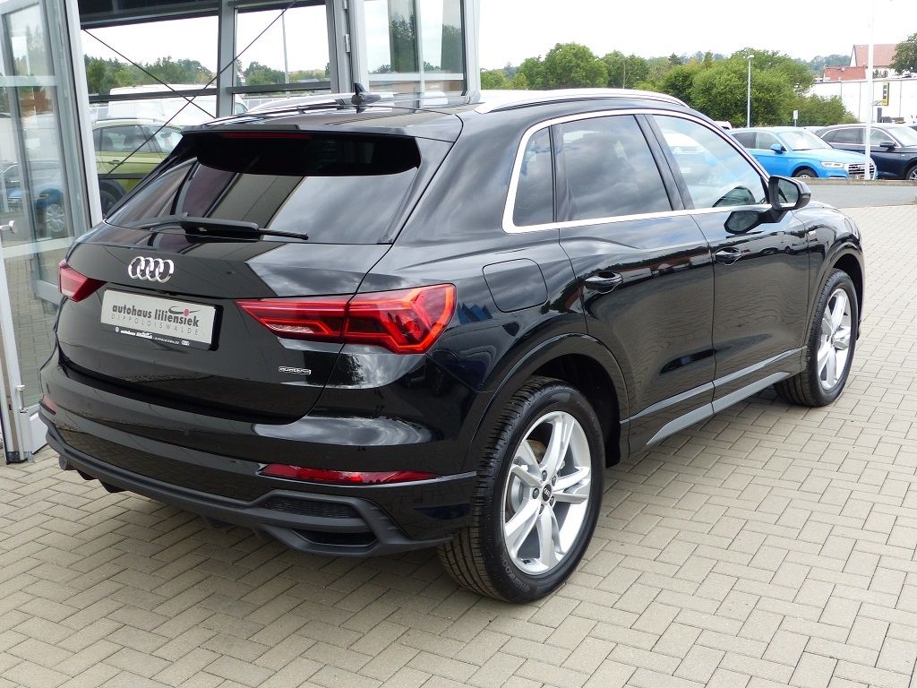 Audi Q3 40 TFSI quattro S line - Samsaru's Car Outlet