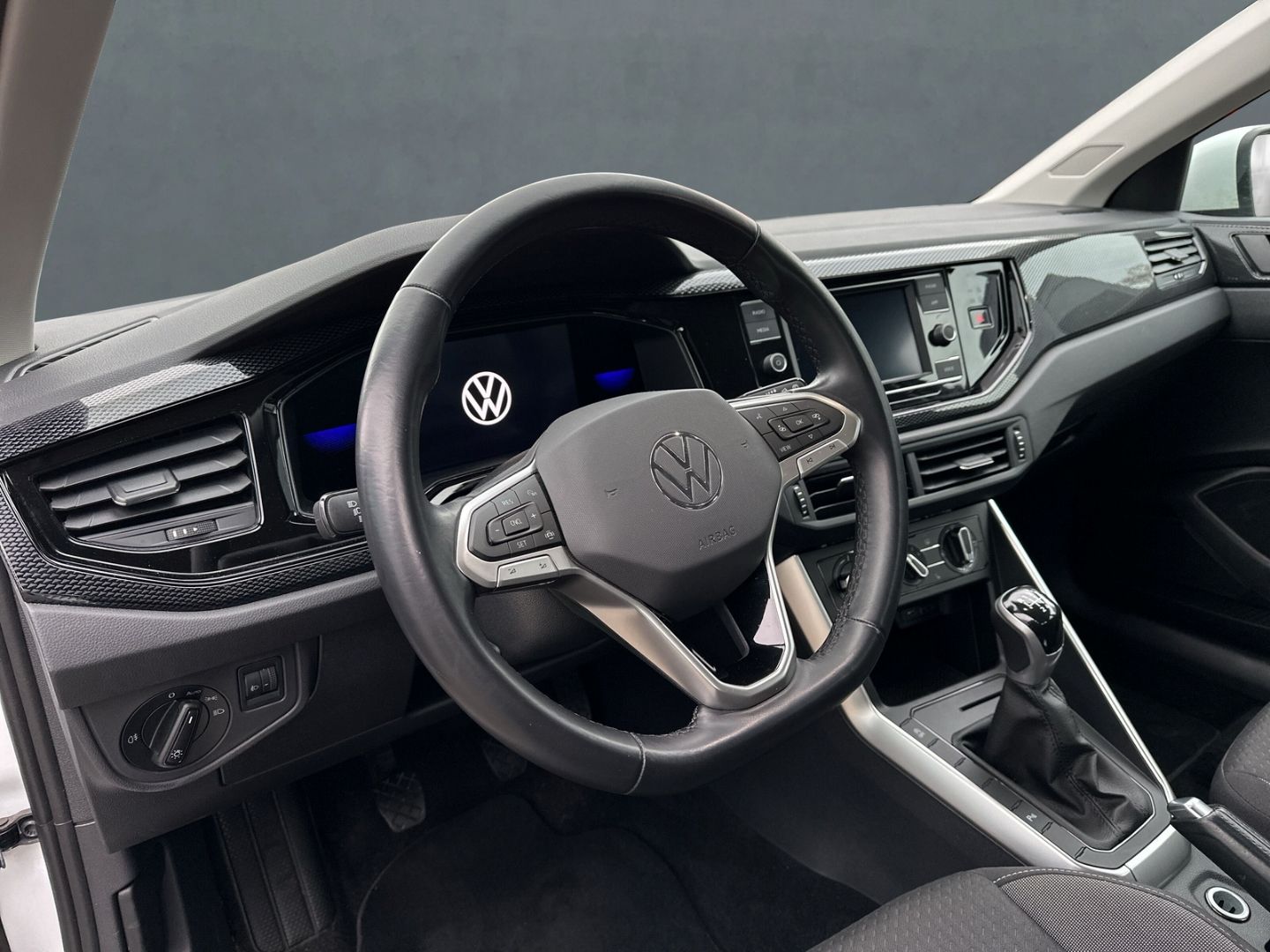 Volkswagen Taigo 1.0 TSI Life - Samsaru's Car Outlet
