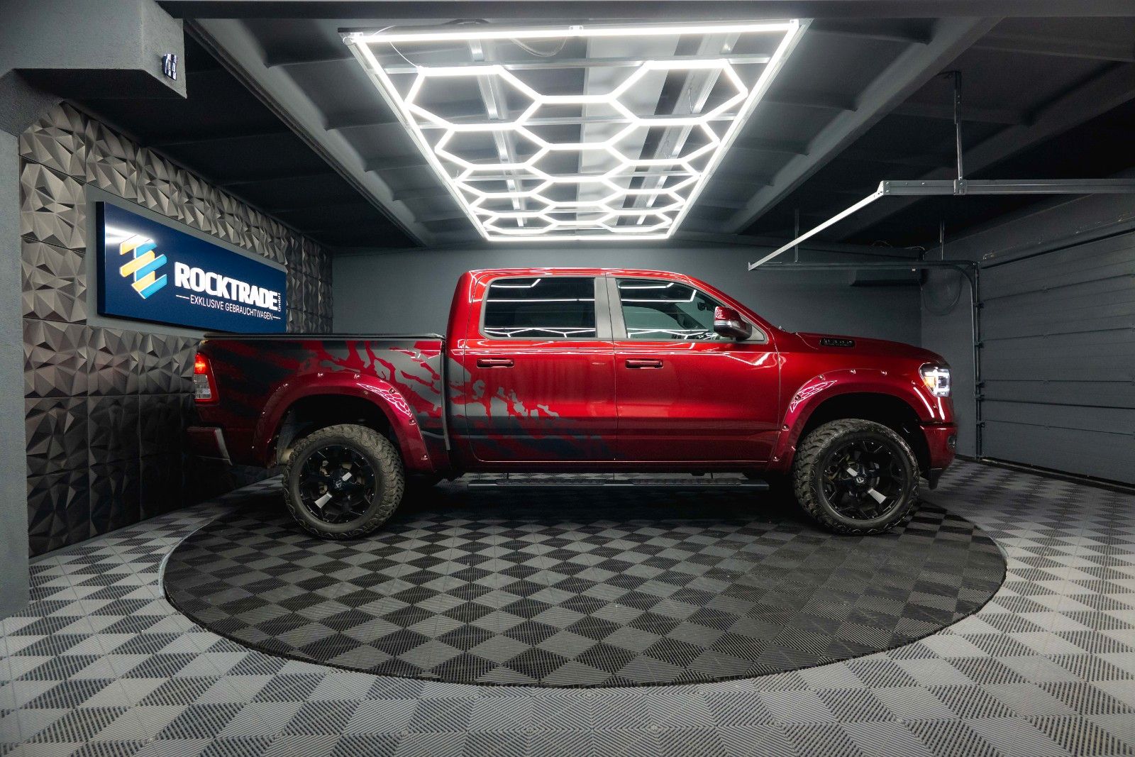 Dodge RAM 5.7 V8 HEMI 4x4 OFFROAD Night-Paket *LED*19%