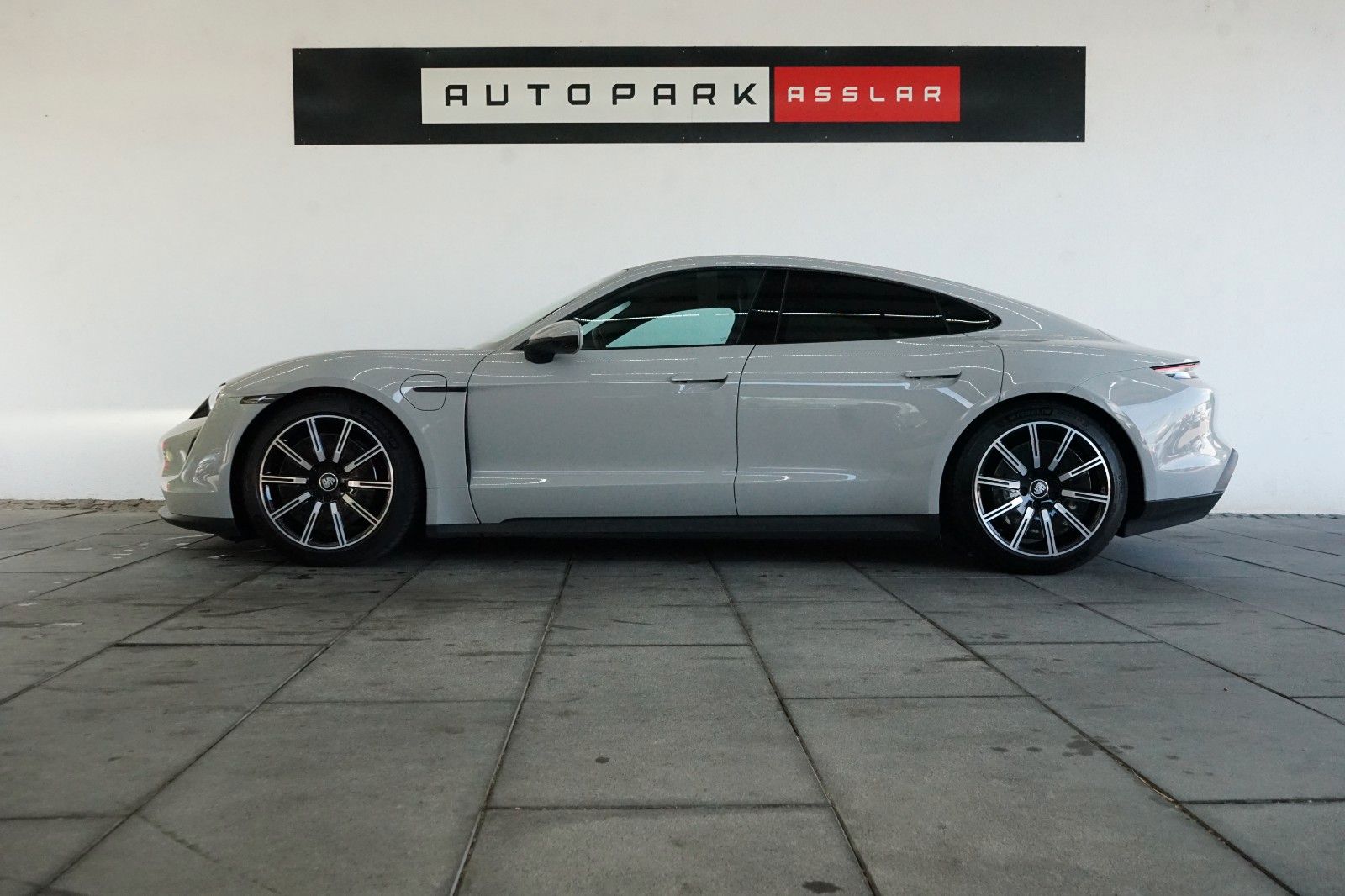 Porsche Taycan 4 S*KREIDE/PANO/CHRONO/3xDISPLAY/MEGA !!