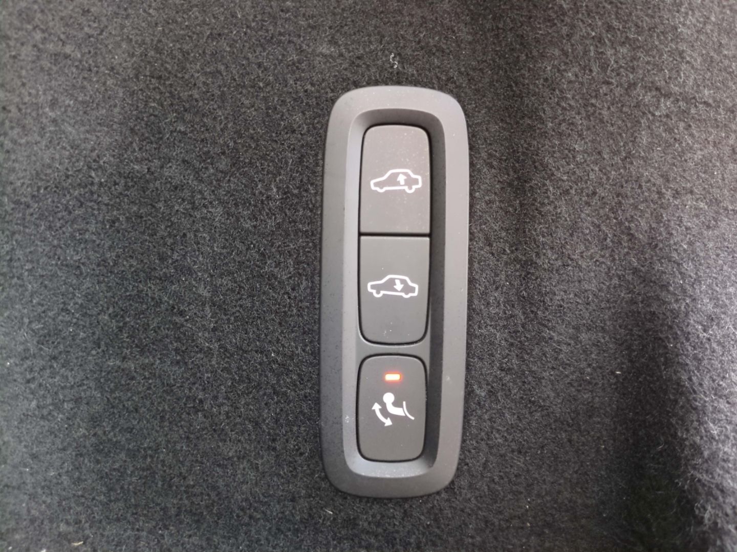 Volvo XC60 R Design Recharge Plug-In Hybrid AWD T8 Twi