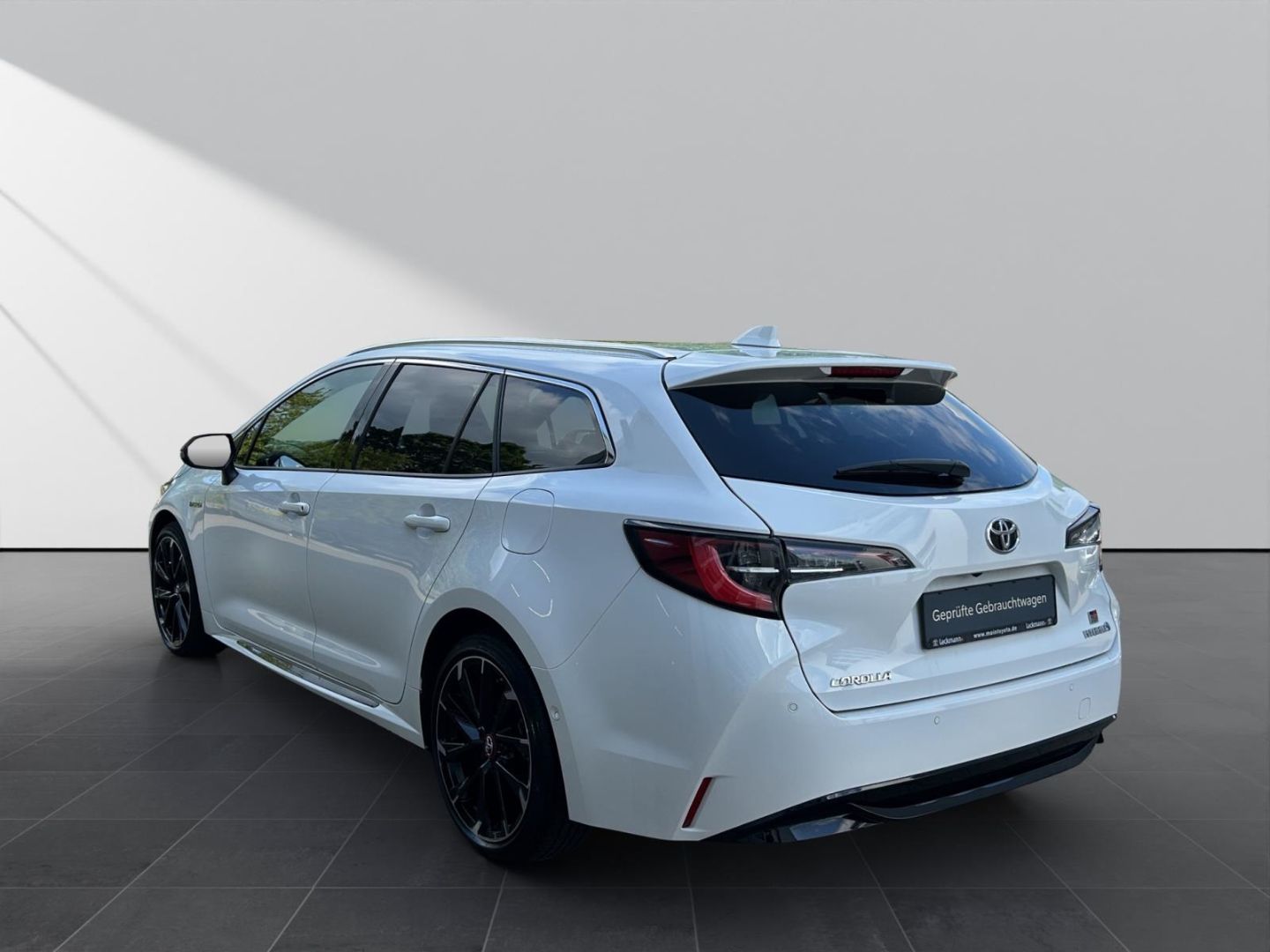 Toyota Corolla 2.0 Touring Sports Hybrid GR Sport - Samsaru's Car Outlet