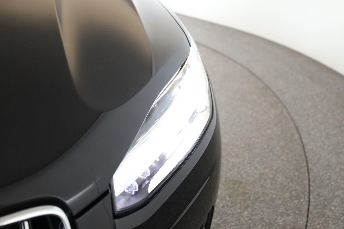 Volvo XC90 B5 AWD Core 7S LED Navi SHZ ACC Kam 20" AHK