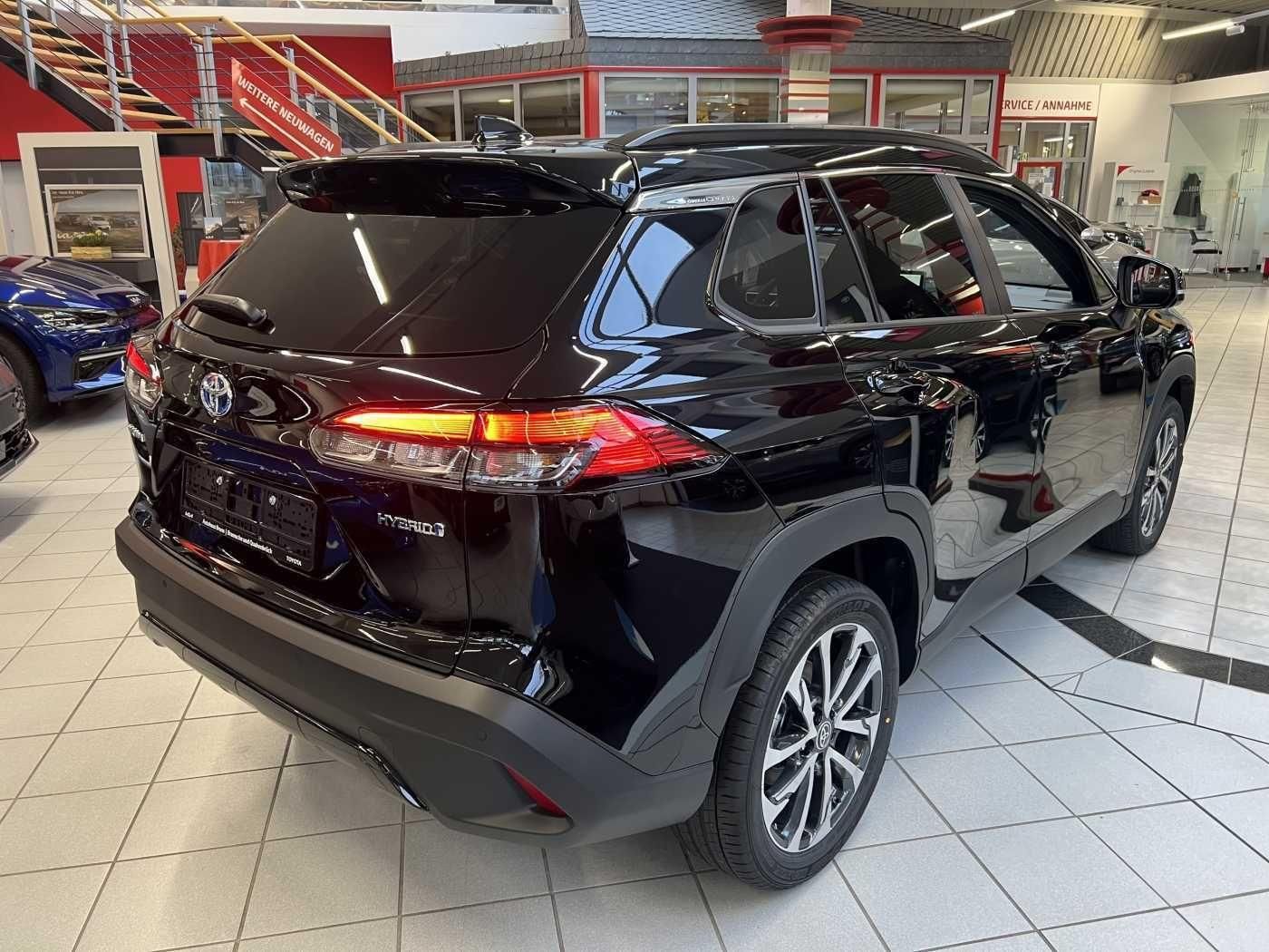 Toyota Corolla Cross 2.0 Hybrid Team D + Premium-Paket