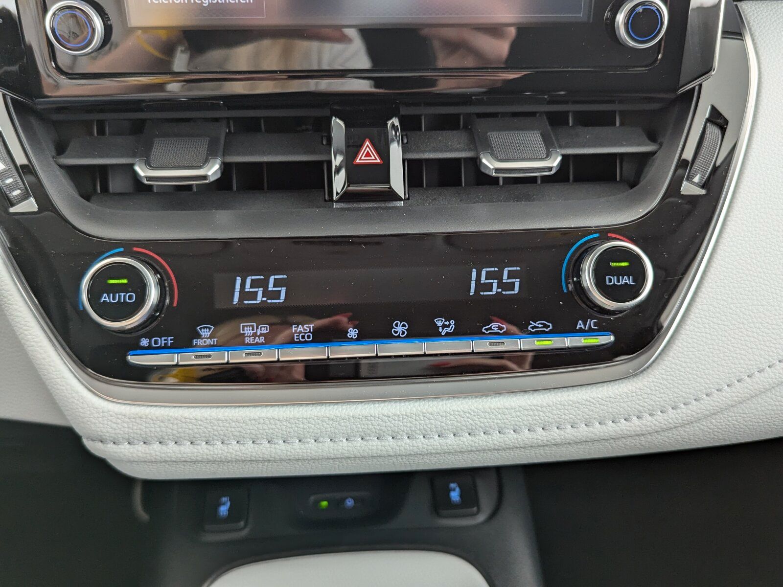Toyota Corolla 1.8 Hybrid Club - Samsaru's Car Outlet