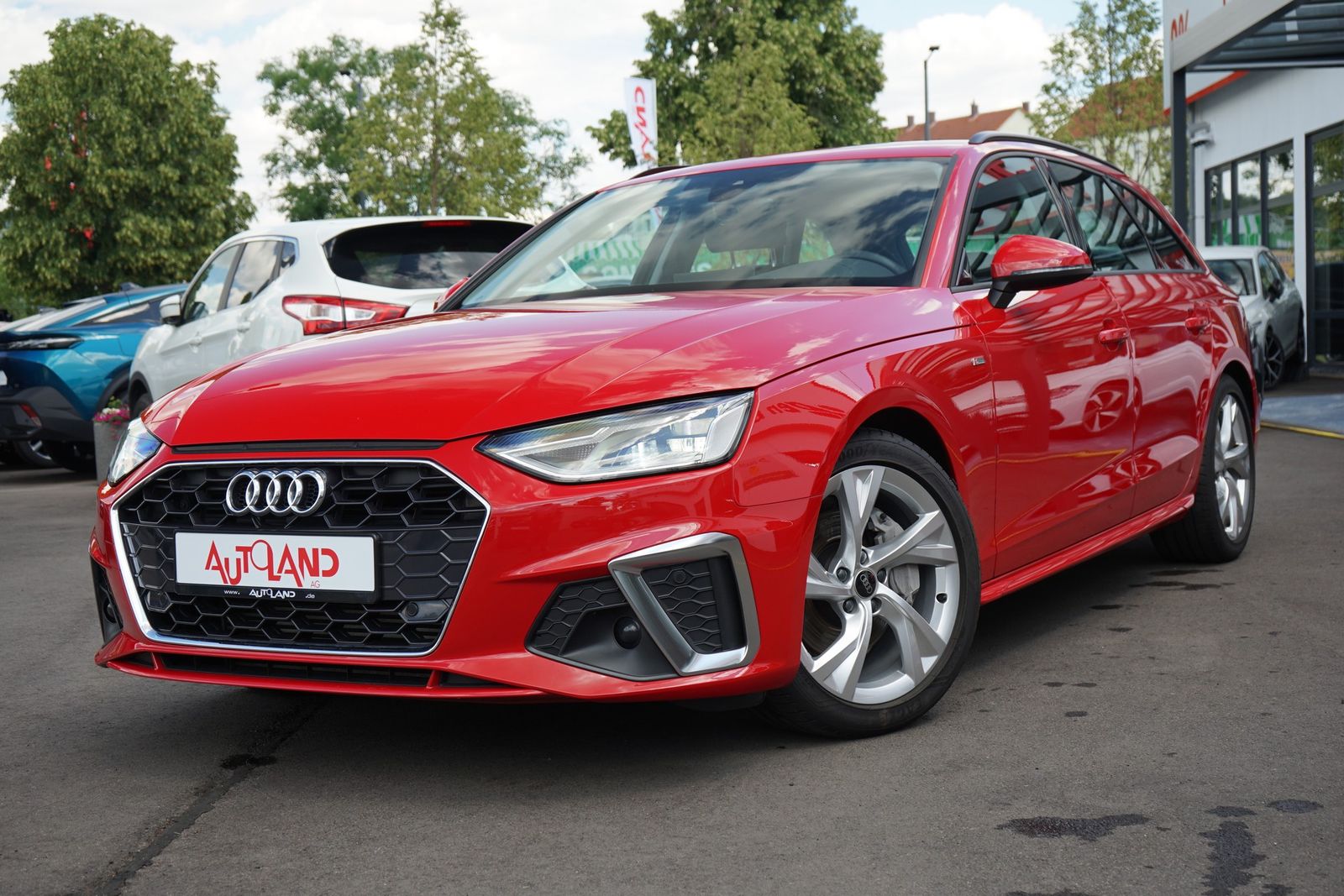 Audi A4 Avant 40 TFSI S line - Samsaru's Car Outlet