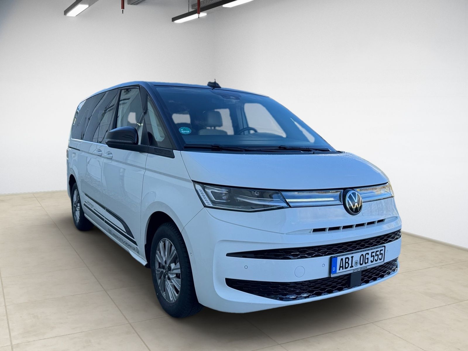 Volkswagen T7 Multivan 2.0 TDI Edition - Samsaru's Car Outlet