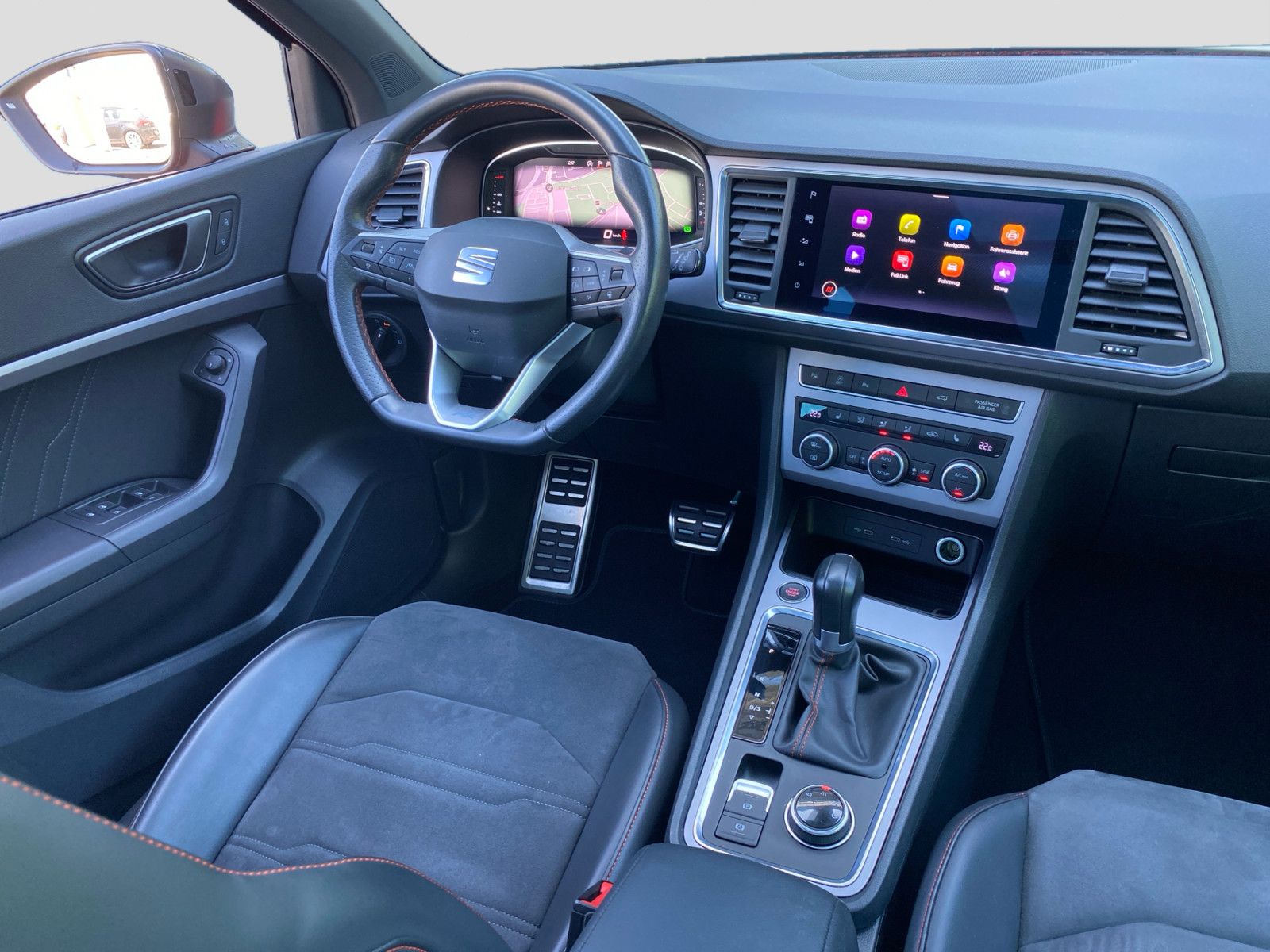 Seat Ateca 2.0TDI DSG FR LED Navii Pano AHK CAM ACC