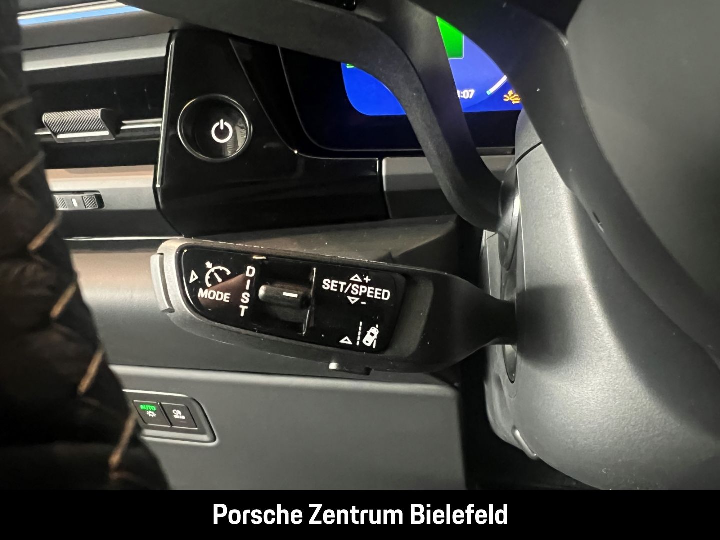 Porsche Macan Turbo Burmester Luftfederung Panoramadach