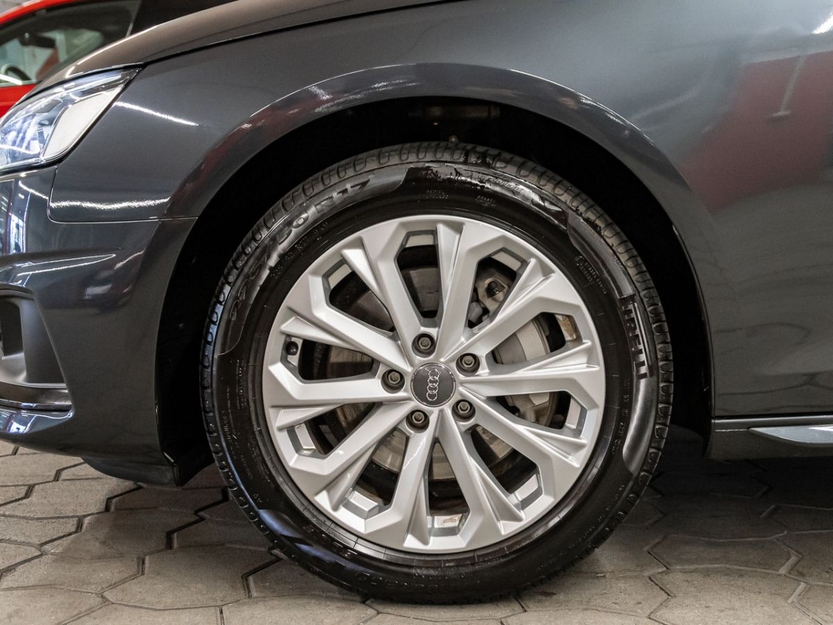 Audi A4 Avant 40 TFSI advanced - Samsaru's Car Outlet