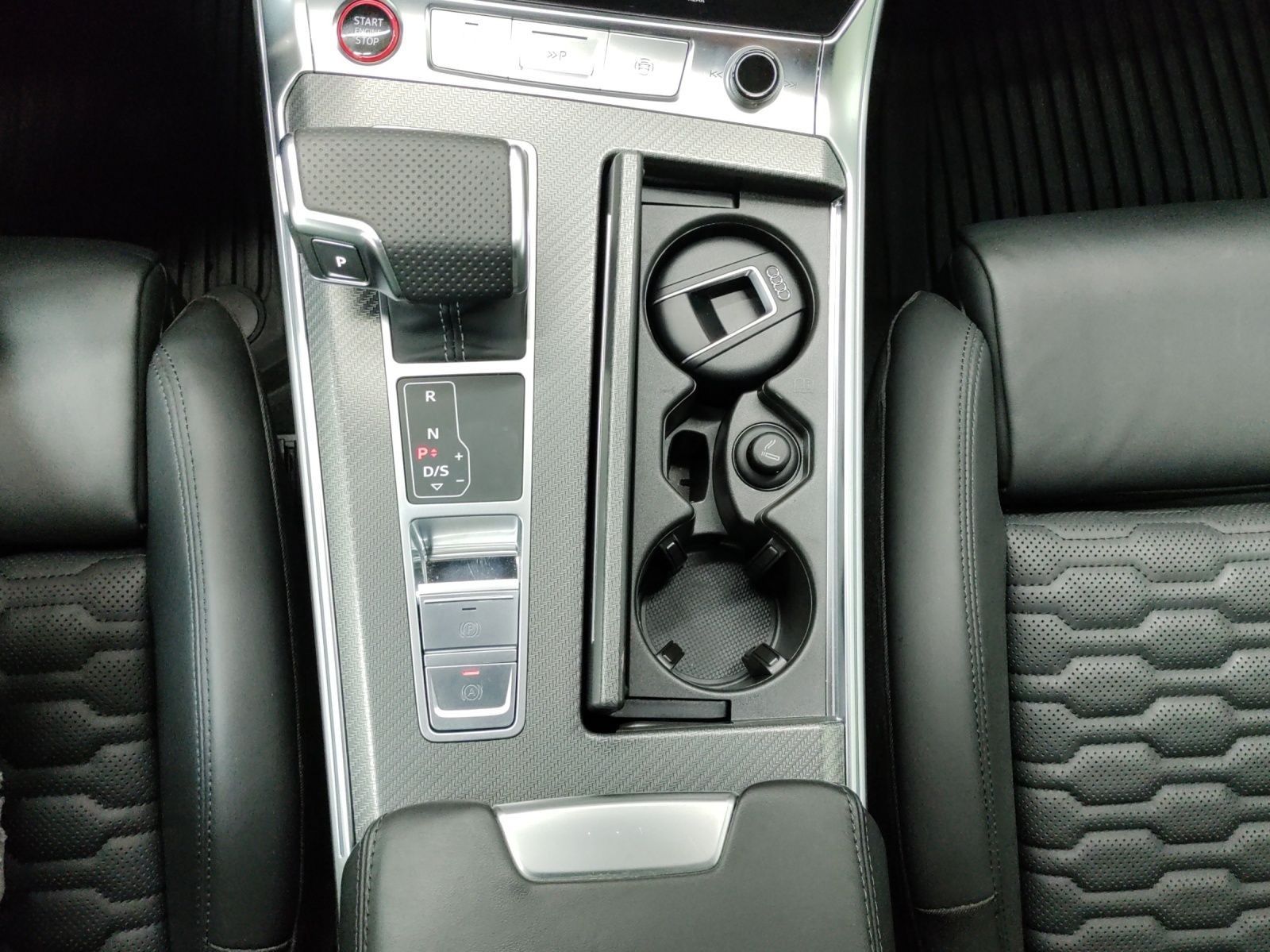 Audi RS6 Avant TFSI Q LM22 PANO HuD 305km/h