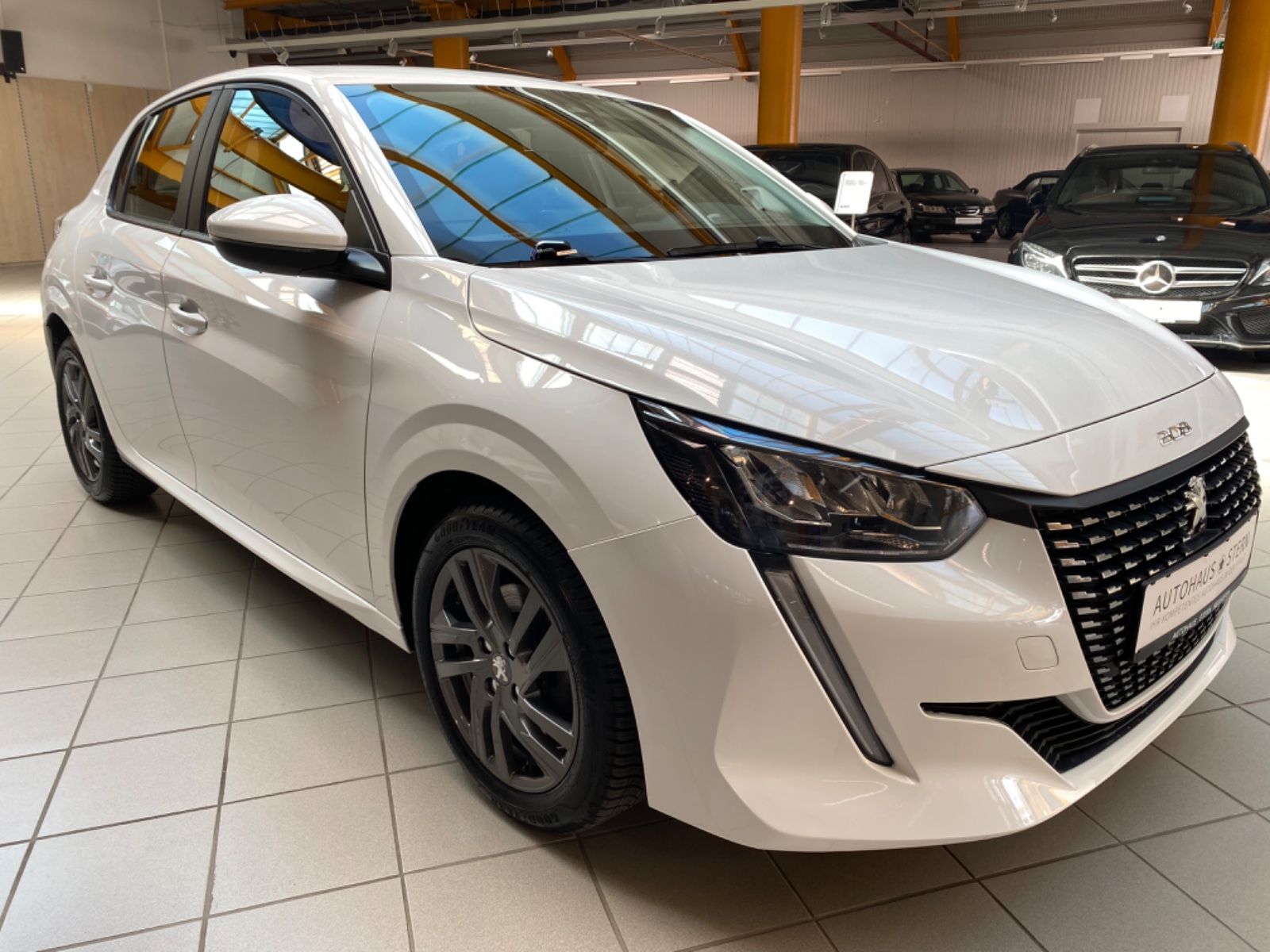 Peugeot 208 Active Pack - Samsaru's Car Outlet