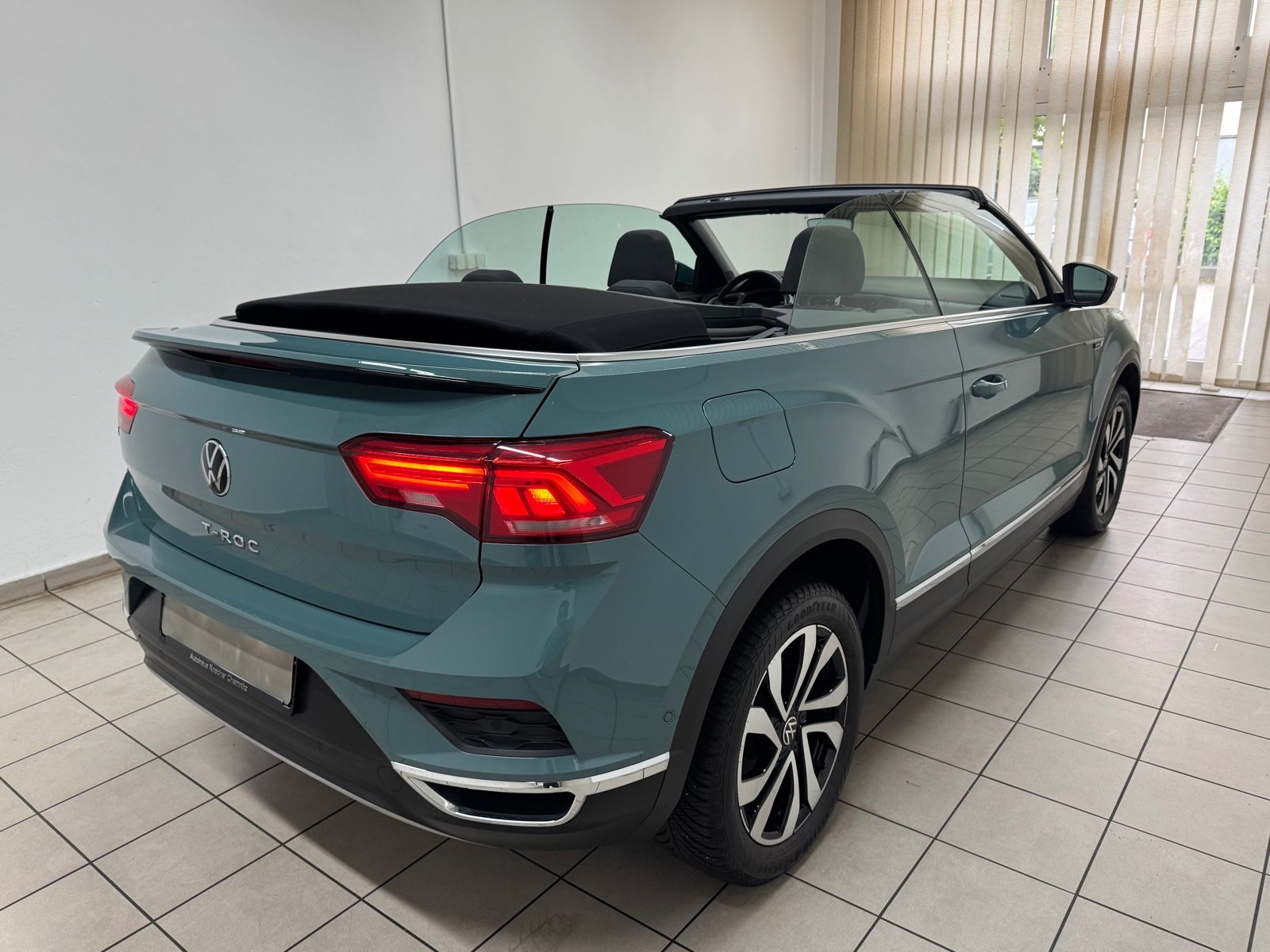 Volkswagen T-Roc Active - Samsaru's Car Outlet