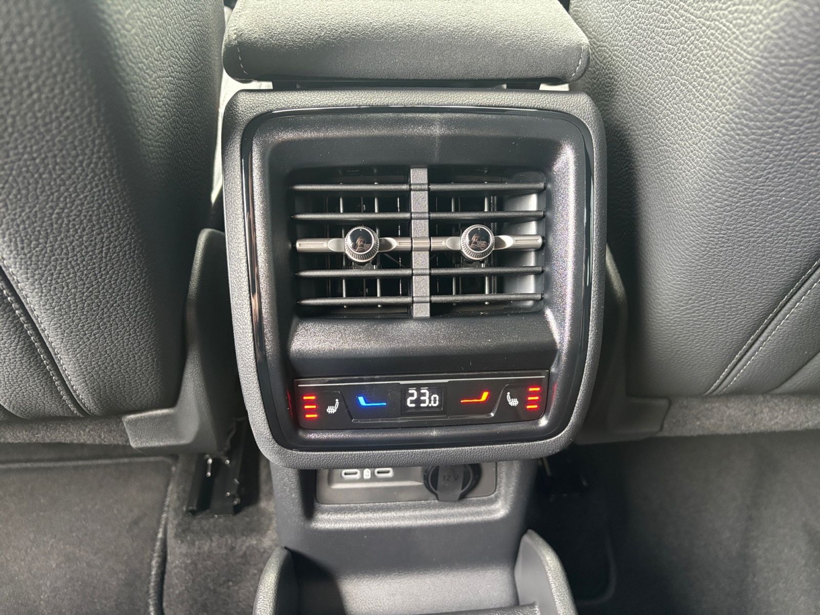 Skoda KODIAQ IV SPORTLINE 1,5TSI DSG NAVI LED AHK