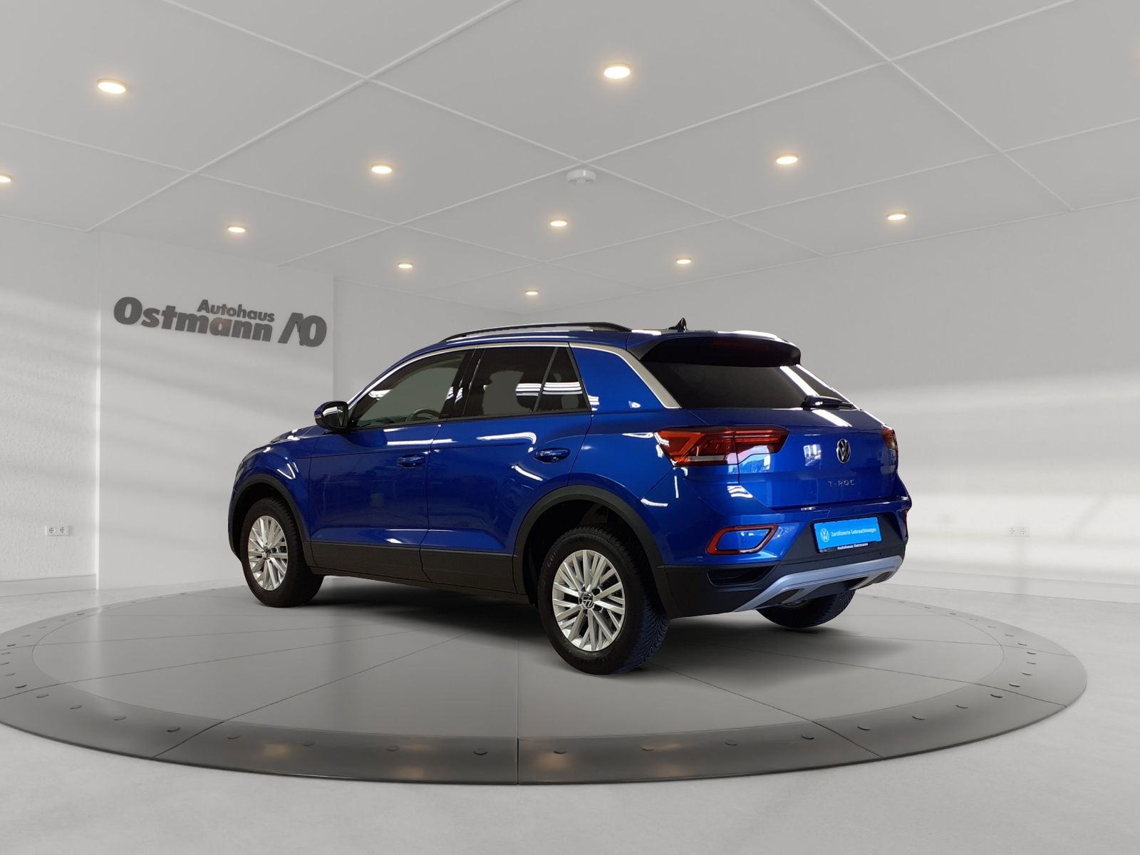 Volkswagen T-Roc 1.0TSI Life - Samsaru's Car Outlet