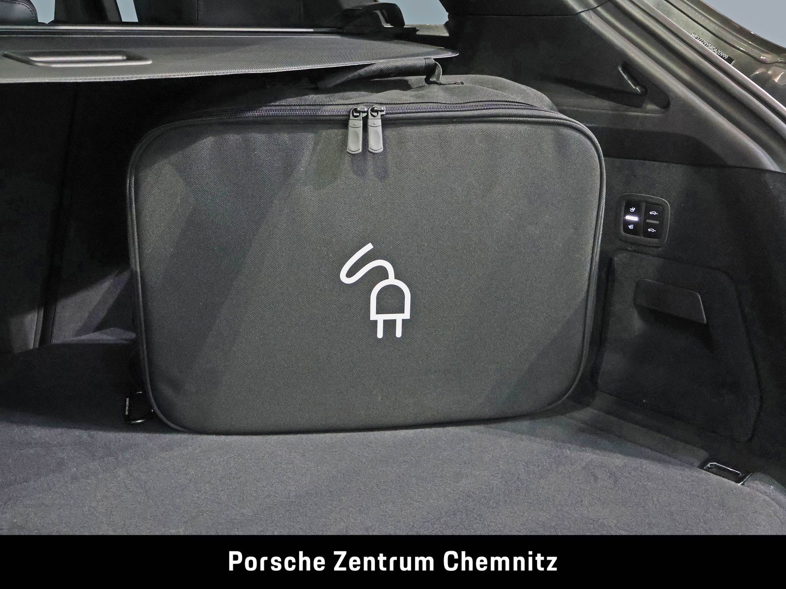 Porsche Cayenne E-Hybrid Sportabgas;Luft;BOSE;AHZV