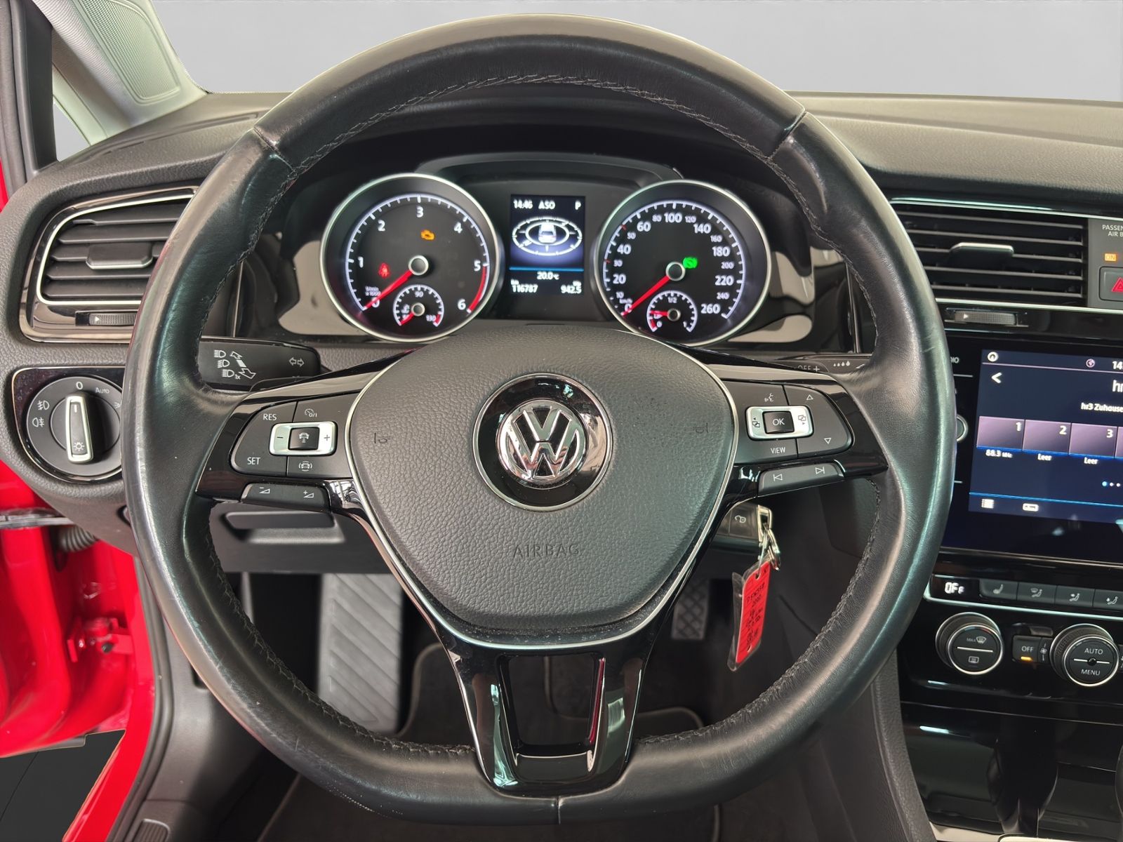 Volkswagen Golf VII Variant 2.0 TDI Highline - Samsaru's Car Outlet