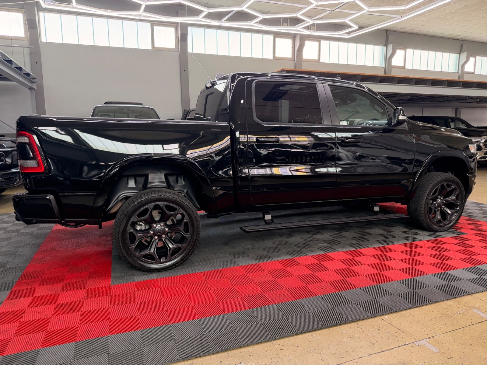 Dodge RAM 1500 5.7 4X4 LIMITED Night LPG Pano Head-Up