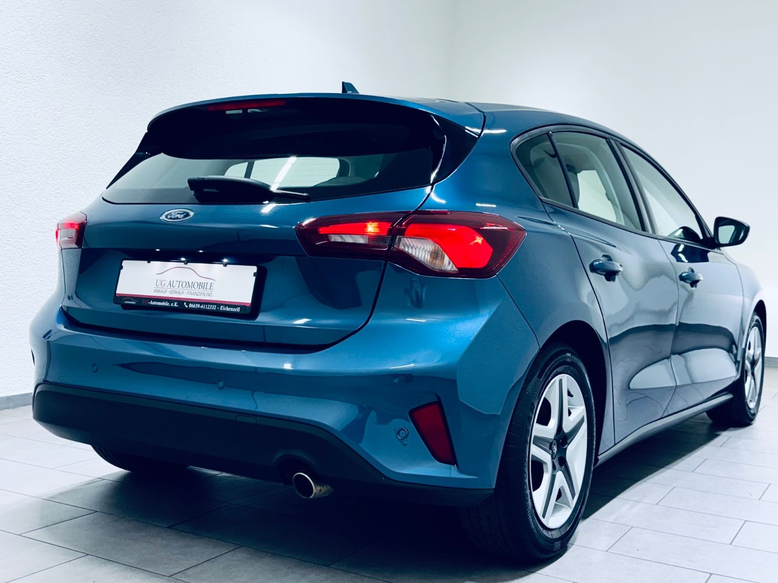 Ford Focus Lim. Cool & Connect - Samsaru's Car Outlet
