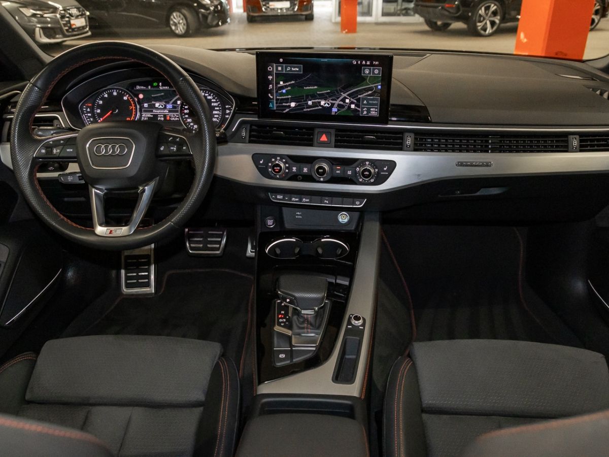Audi A4 Avant 45 TFSI quattro S line - Samsaru's Car Outlet