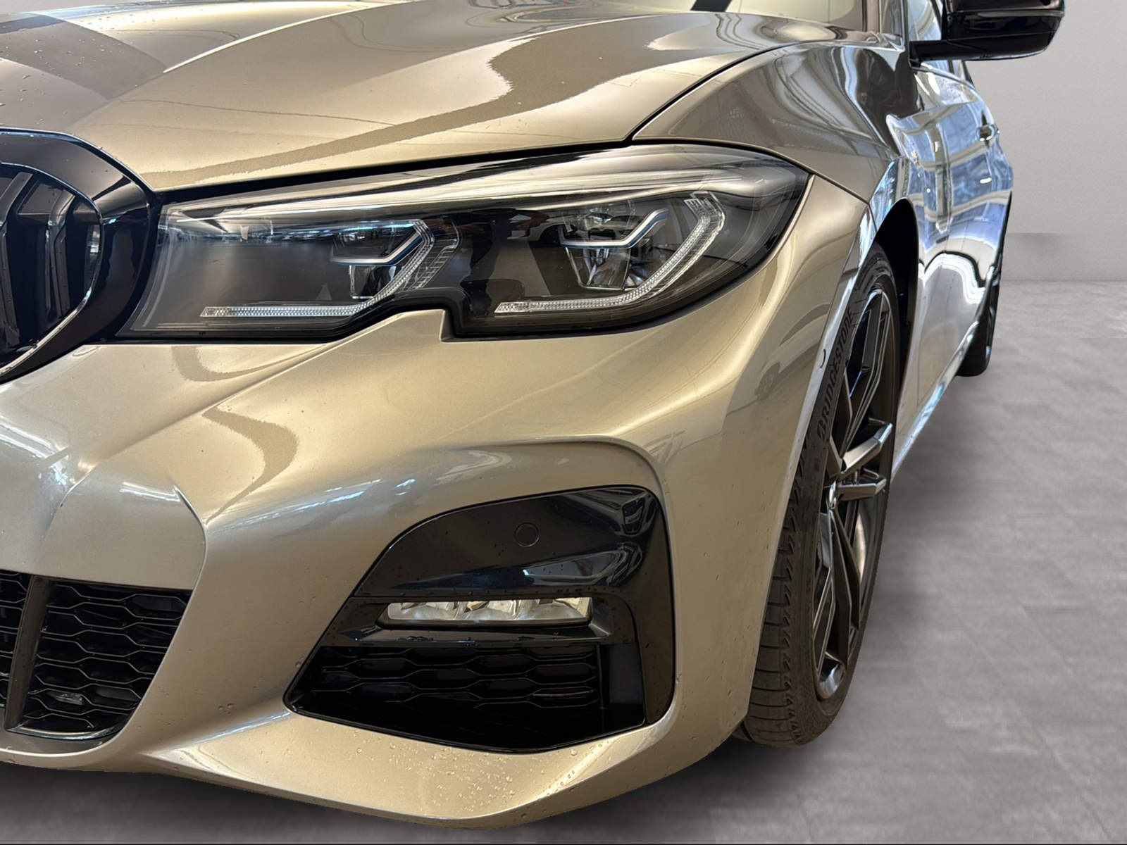 BMW 330i Limousine M Sport - Samsaru's Car Outlet