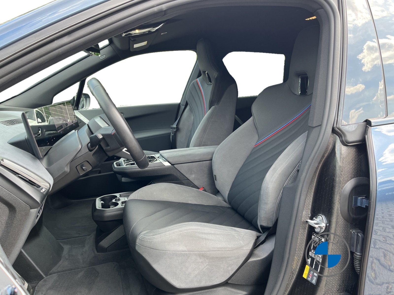 BMW iX M70 XDRIVE 22" DA/PA Prof. Luftfederung AHK