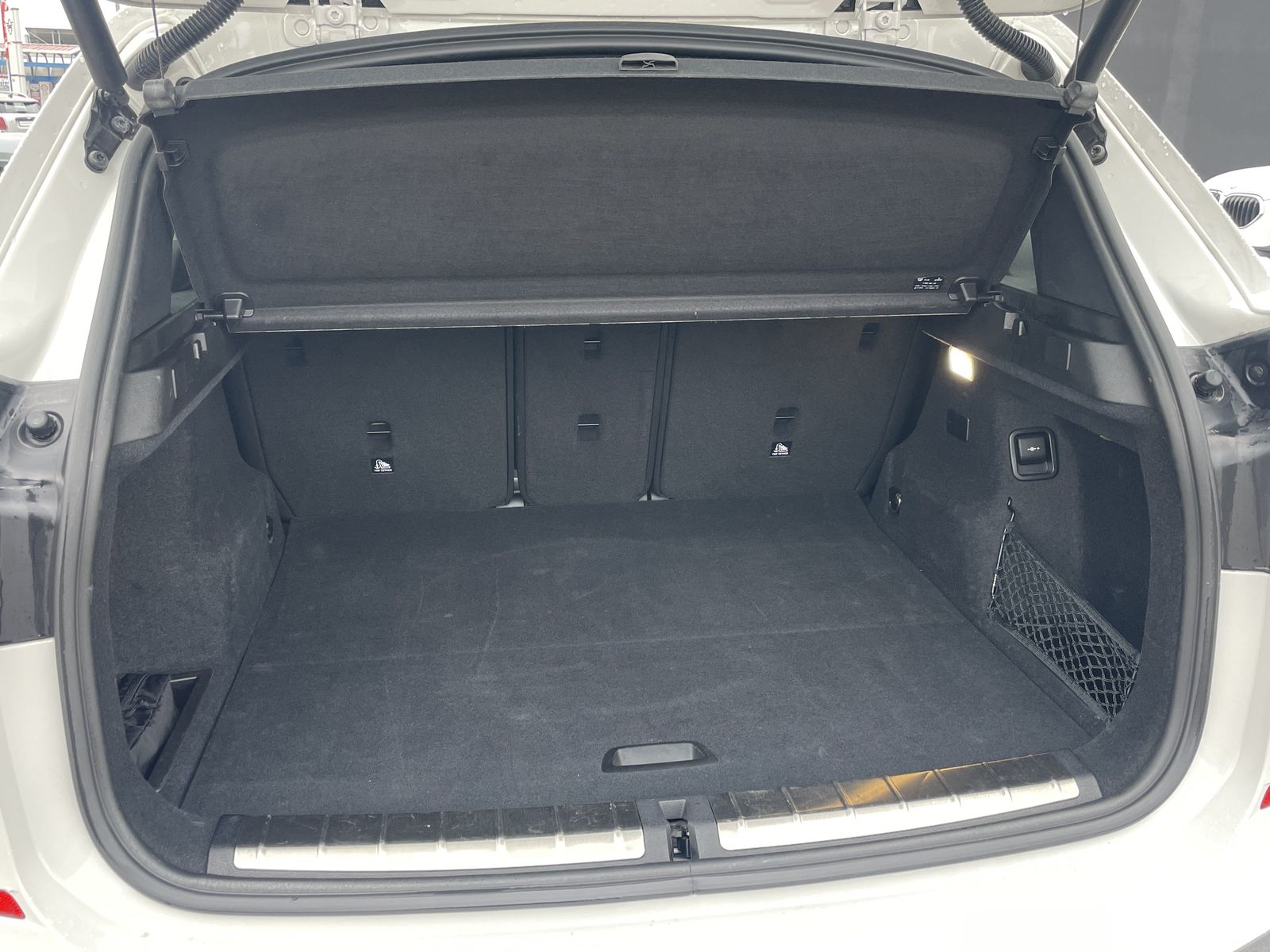 BMW X1 xDrive25e M Sportpaket - Samsaru's Car Outlet