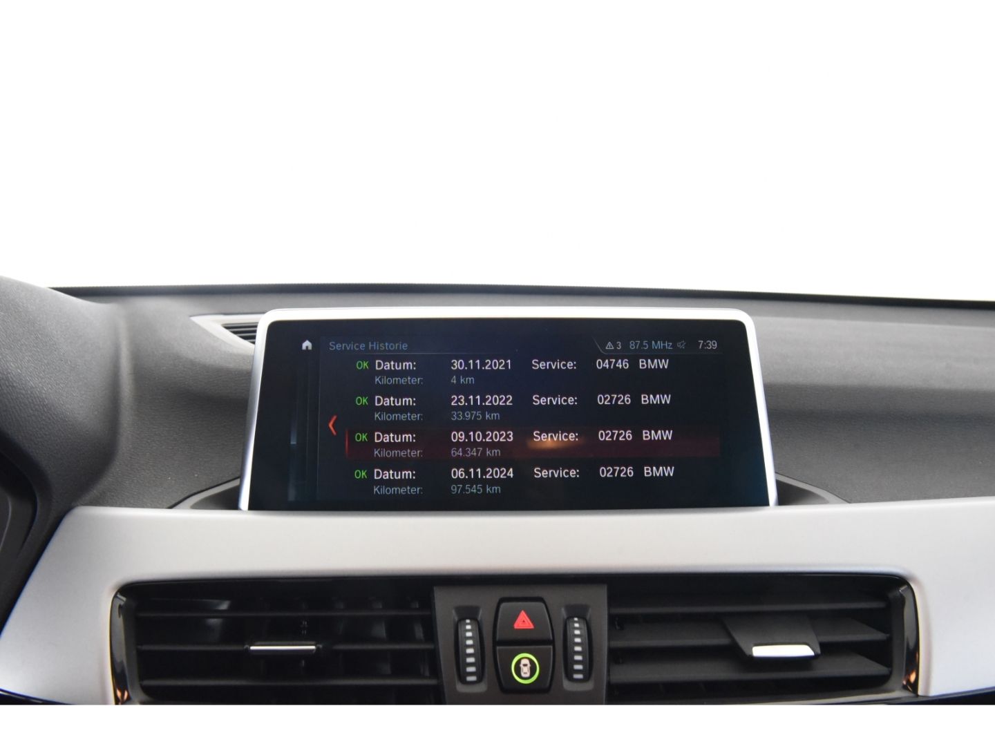 BMW X1 xDrive 25e Advantage - Samsaru's Car Outlet