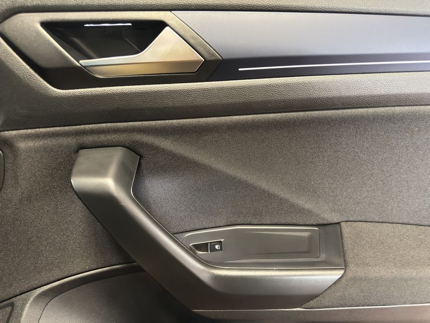 Volkswagen T-Roc 2.0 TDI 4MOTION UNITED - Samsaru's Car Outlet