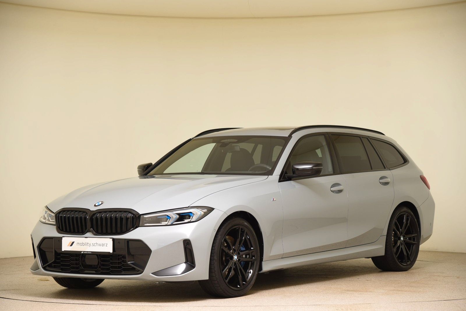 BMW 320d Touring xDrive M Sport ACC Pano H&K LED