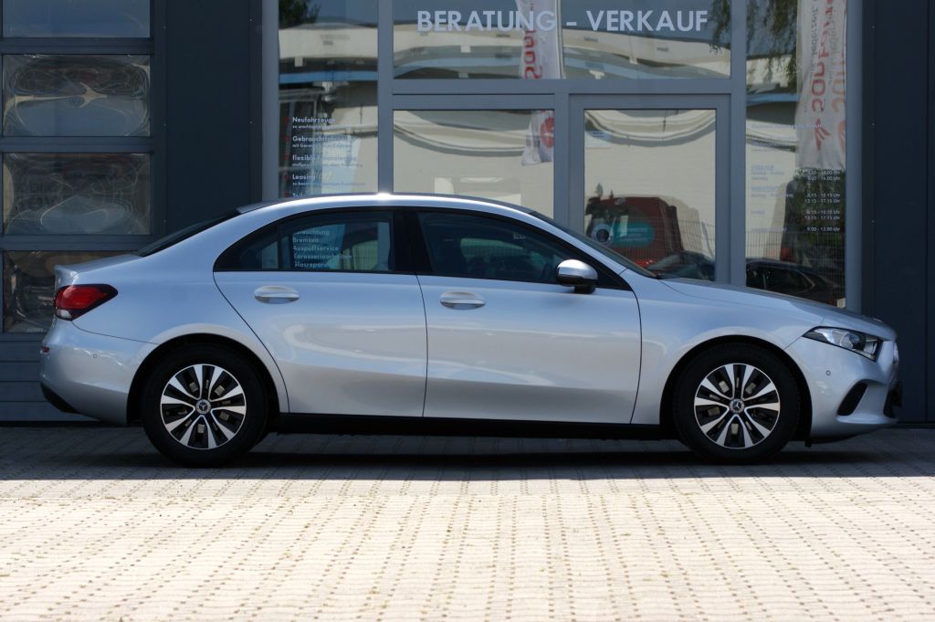 Mercedes-Benz A 180 d - Samsaru's Car Outlet