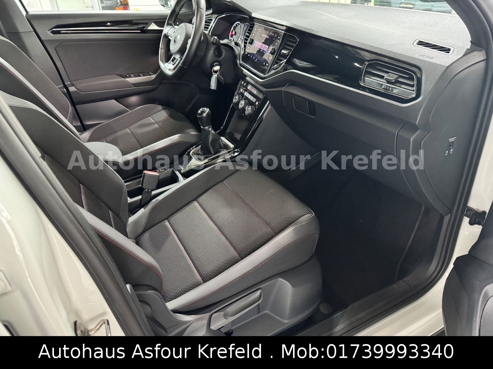 Volkswagen T-Roc Sport Black - Samsaru's Car Outlet