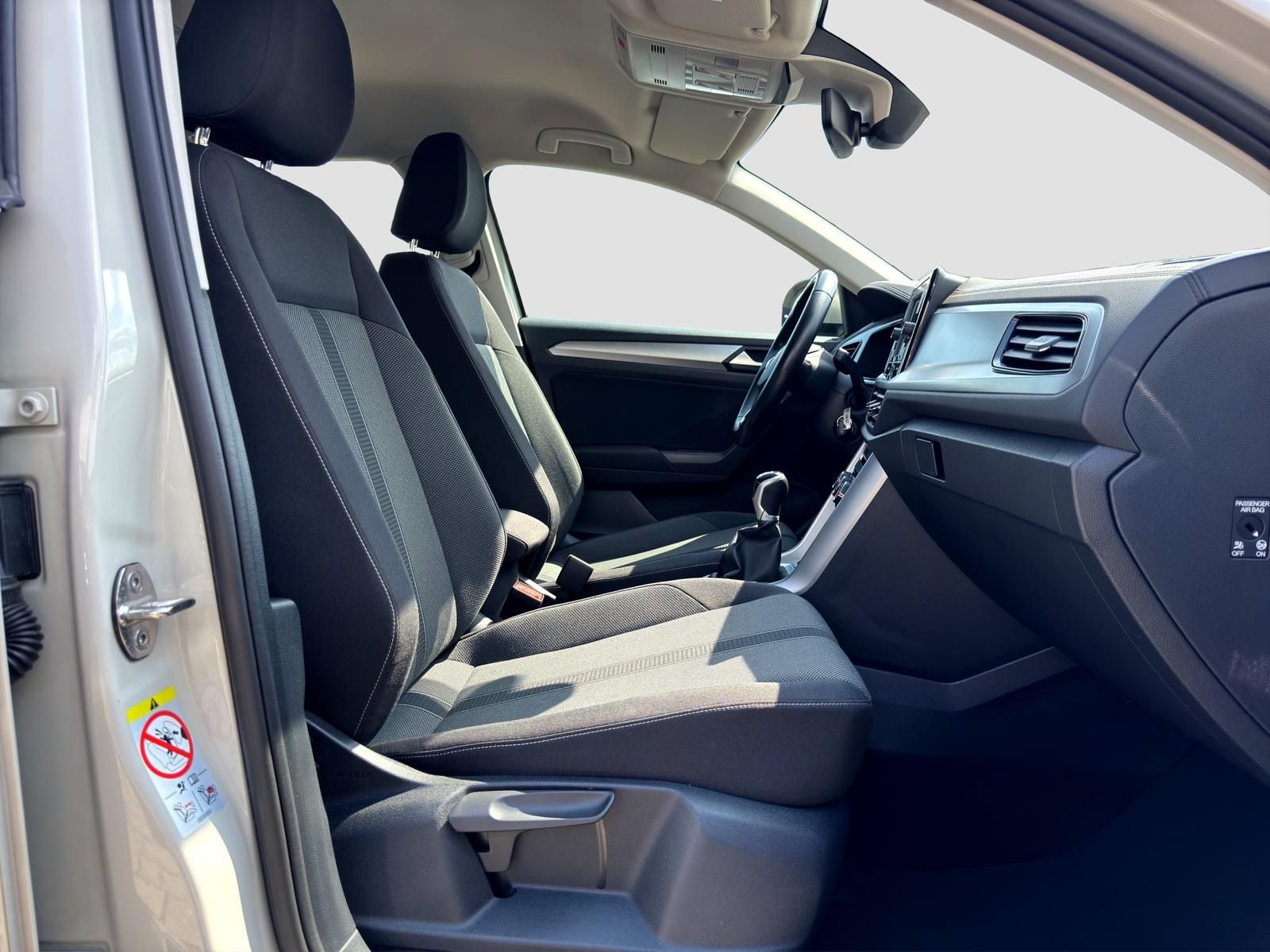Volkswagen T-Roc Life 2.0 TDI - Samsaru's Car Outlet