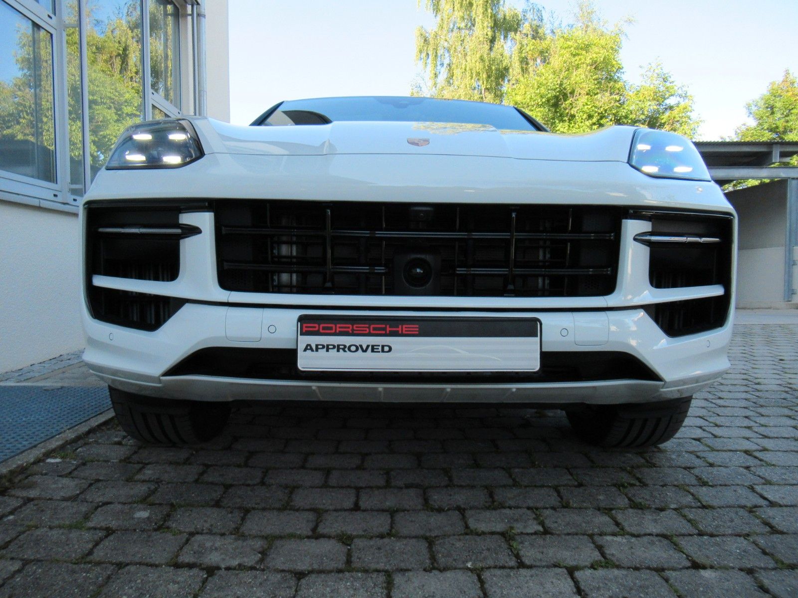 Porsche NEW COUPE E-H EXCL SPORTDESIGN BOSE+INNO AHK+GT
