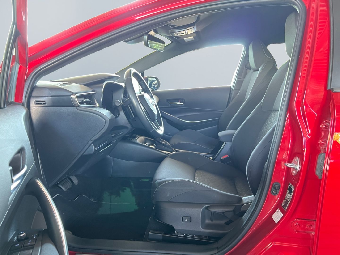 Toyota Corolla 2.0 Hybrid TS - Samsaru's Car Outlet