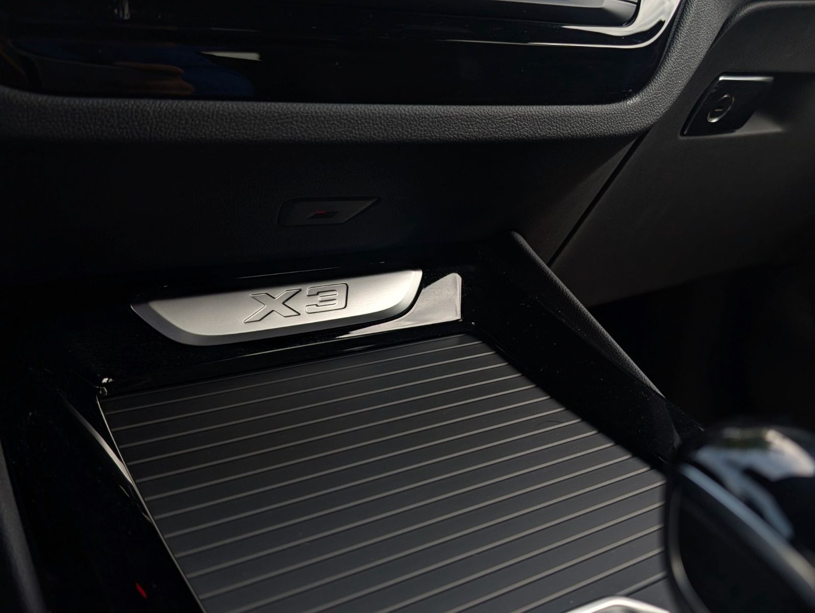 BMW X3 xDrive20dAT M-Sport - Samsaru's Car Outlet