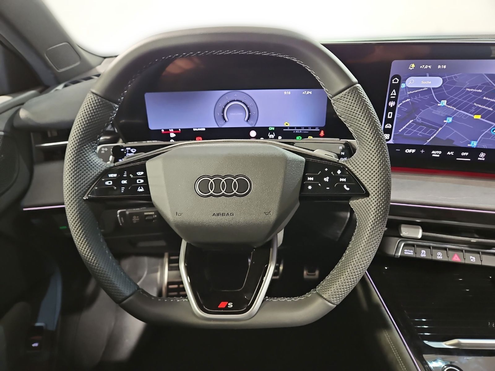 Audi Q3 SUV quattro  *AHK*PANO*TECH-PLUS*S-LINE*