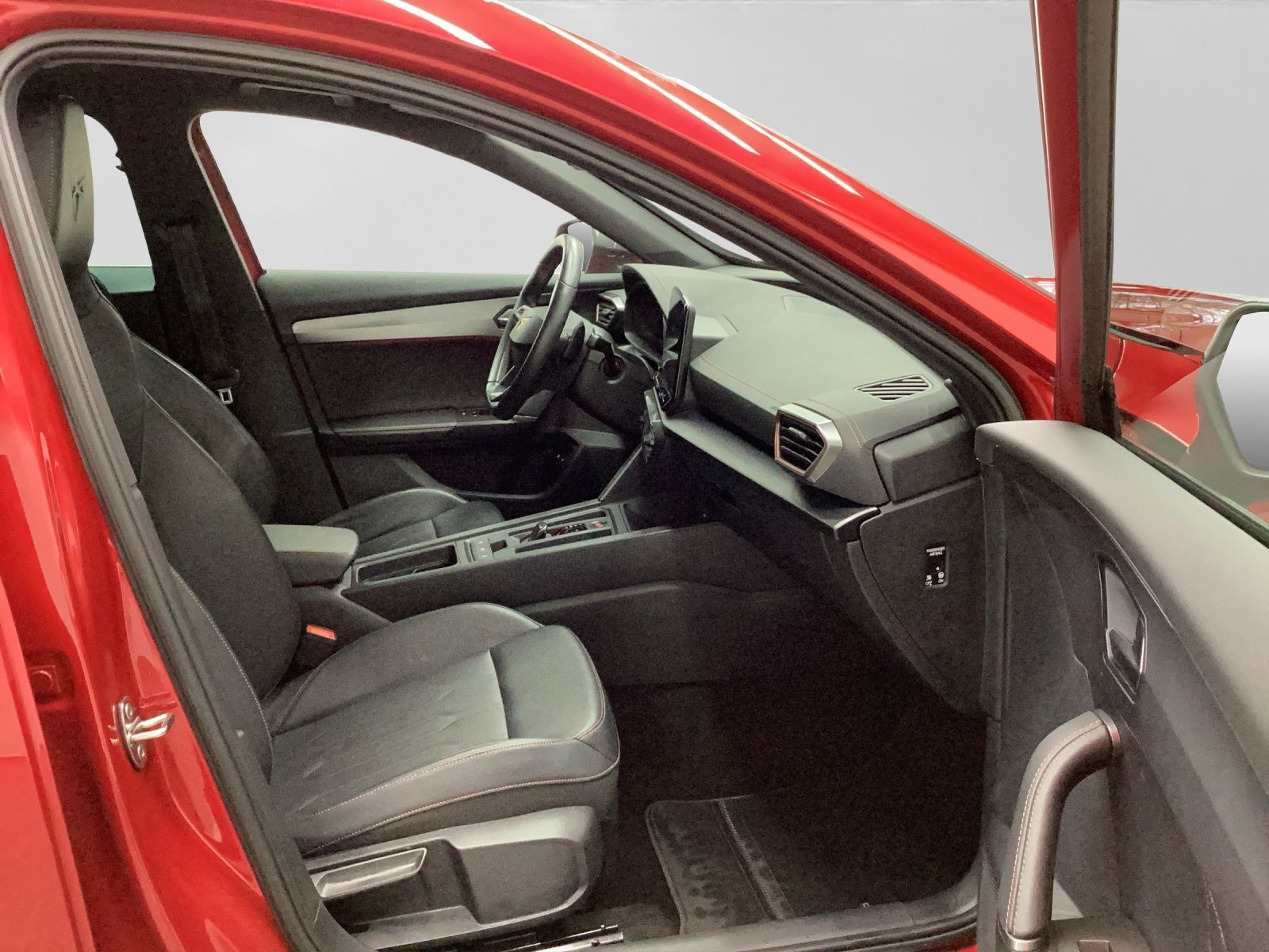 Cupra Formentor e-Hybrid LM19 PANO AHK LEDER PARKLENK