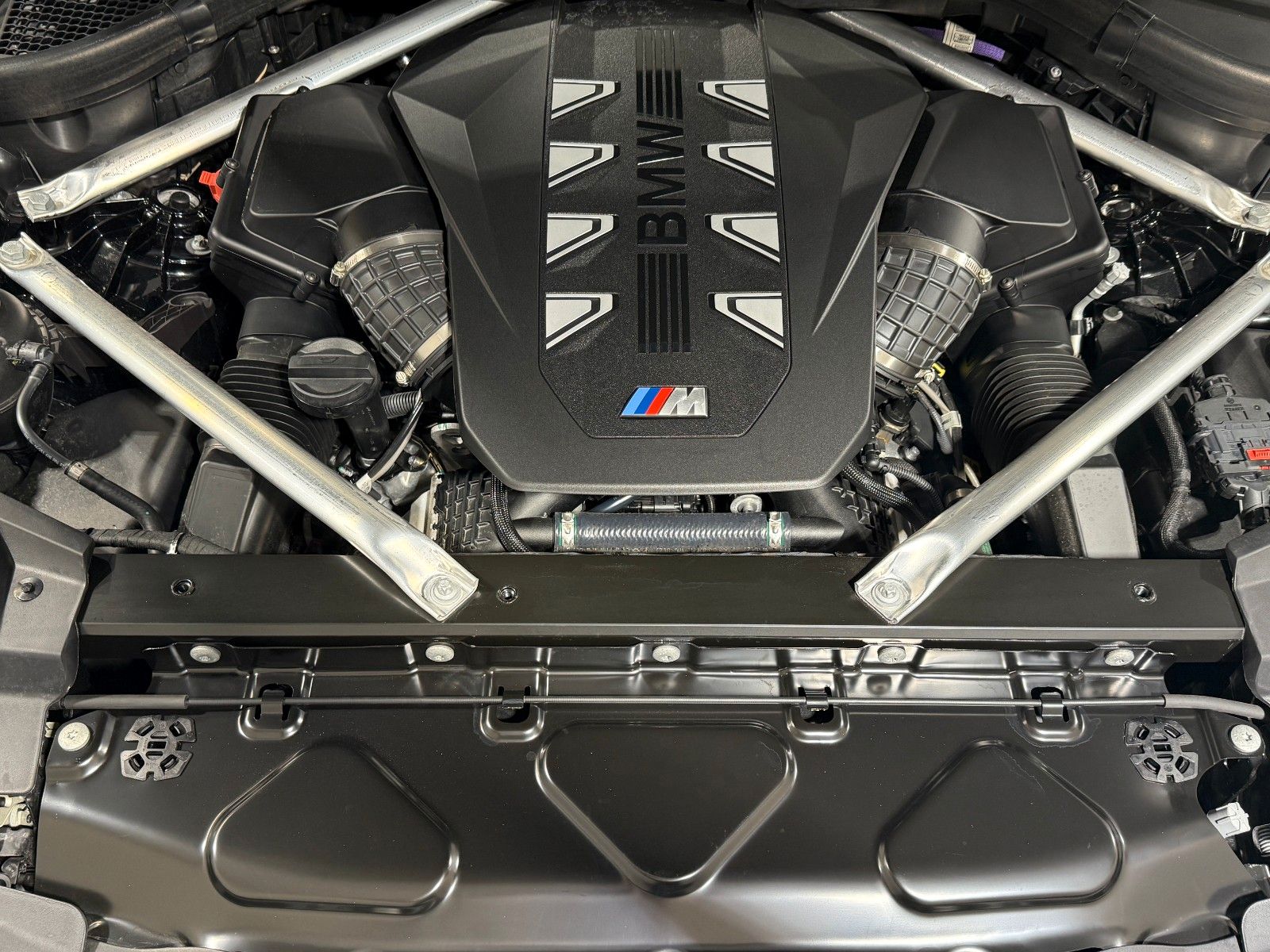 BMW X6 M60i xDrive Standhzg AHK M-Sitze ACC DA-Pro