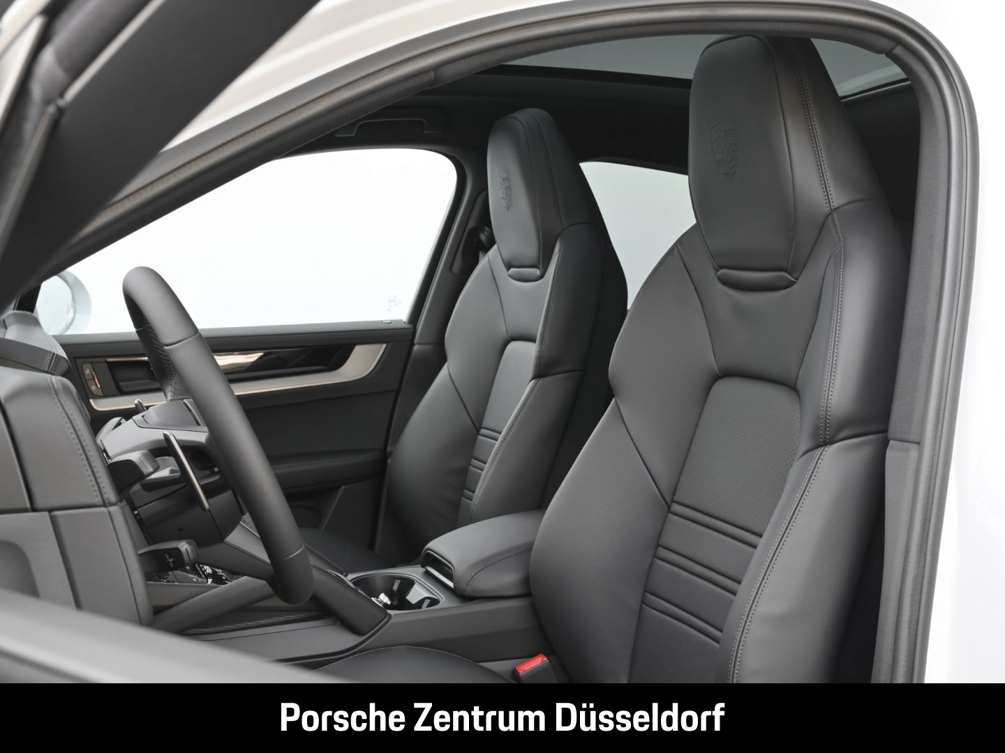 Porsche Cayenne E-Hybrid Coupe Surround-View Head-Up