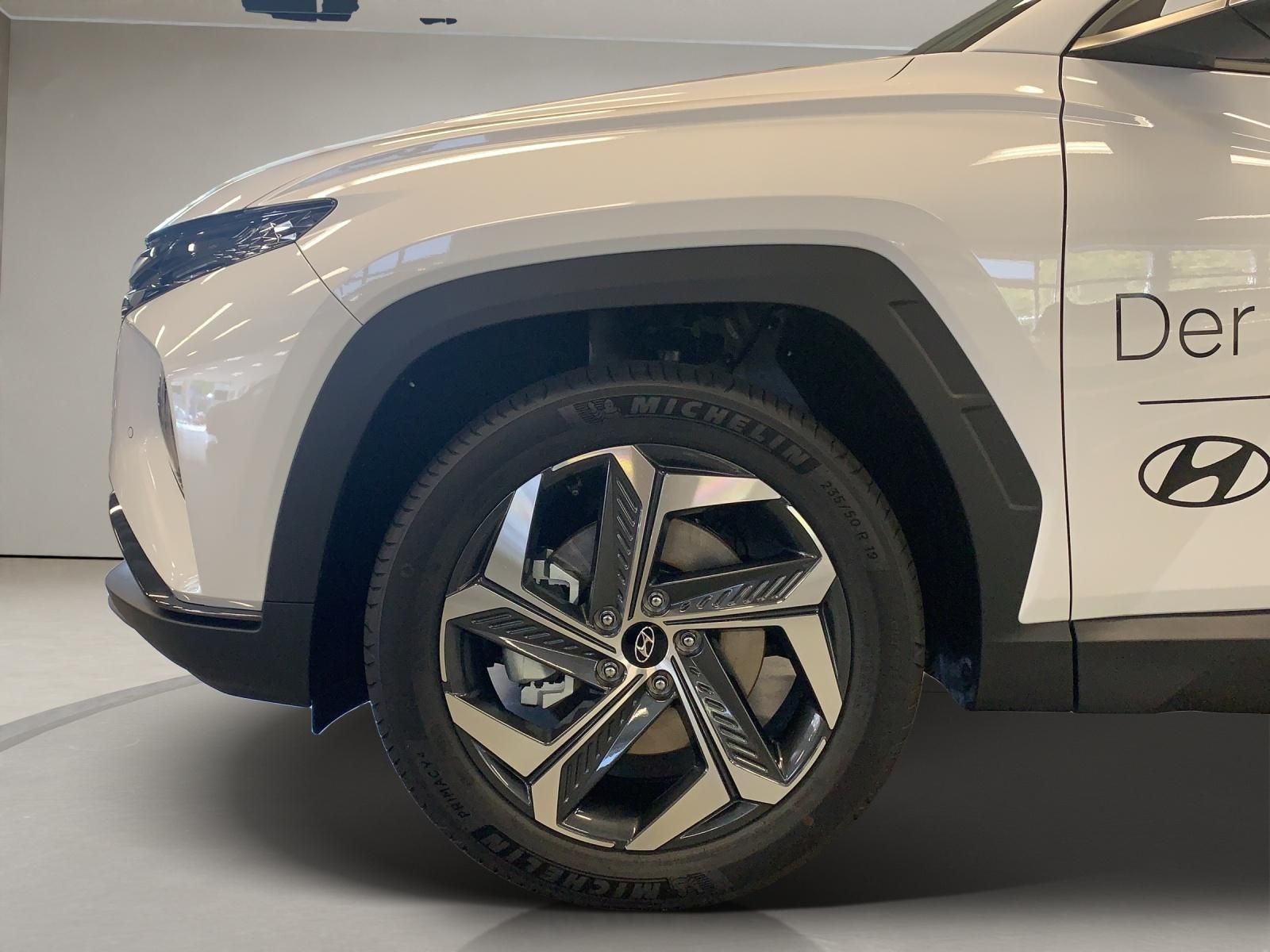 Hyundai TUCSON 1.6 Plug-In-Hybrid 'Trend' 4WD - Samsaru's Car Outlet